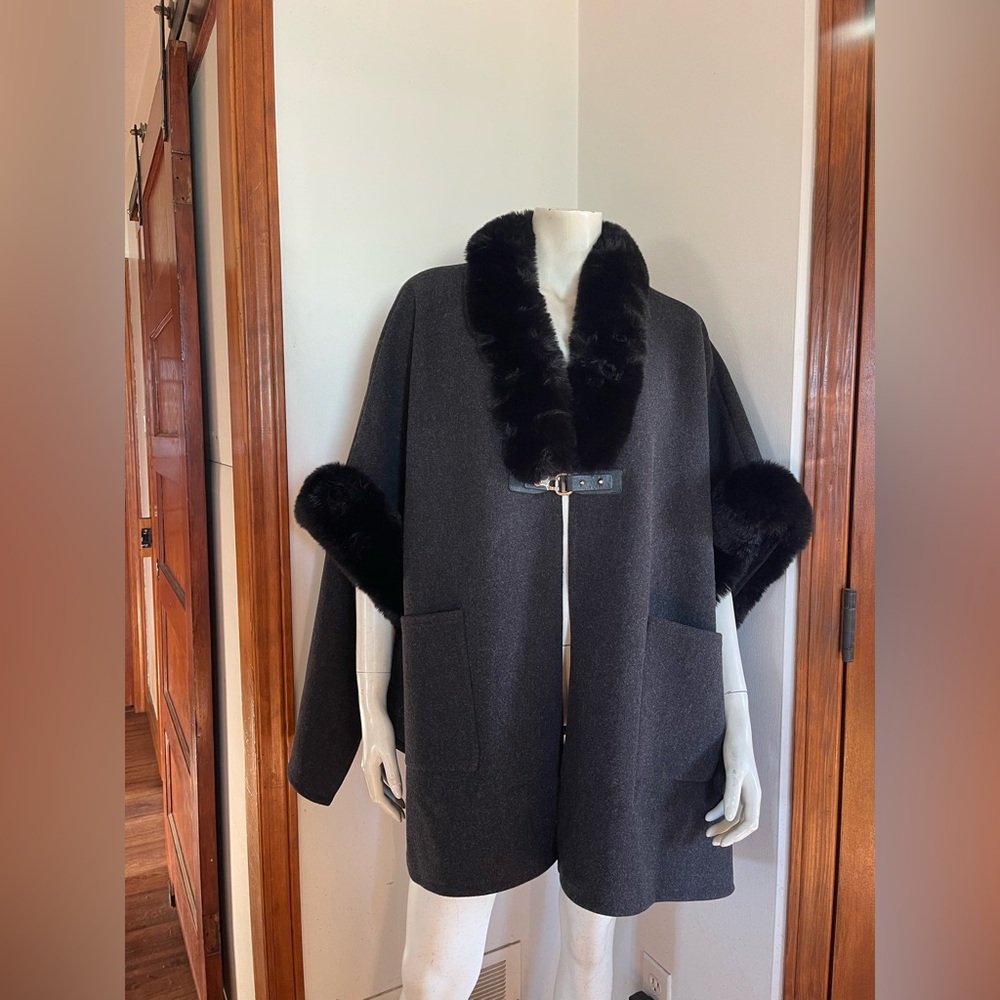 Vince Camuto Black Faux Fur-Trim Cape